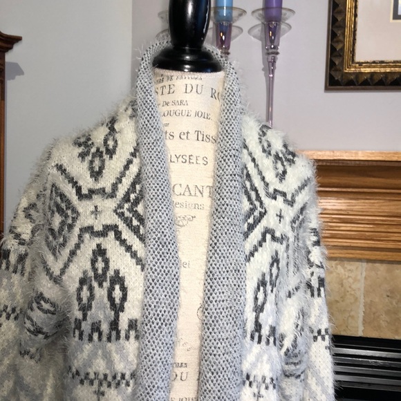 Knox Rose Sweaters - BEAUTIFUL CARDIGAN KNOX ROSE LG